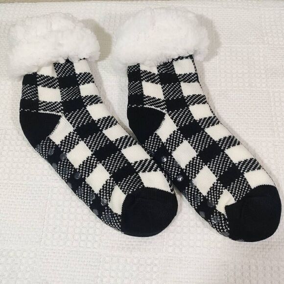 Winter Fleece Black White Plaid Non Skid Socks -I - Picture 2 of 6